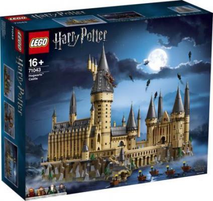 LEGO 16+ Harry Potter Kasteel Zweinstein - 71043AX (71043AX) — 5.975 stukjes, huren vanaf €13,75/week
