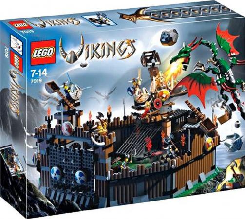 LEGO Viking Fortress against the Fafnir Dragon (7019) — 979 stukjes, huren vanaf €9,50/week